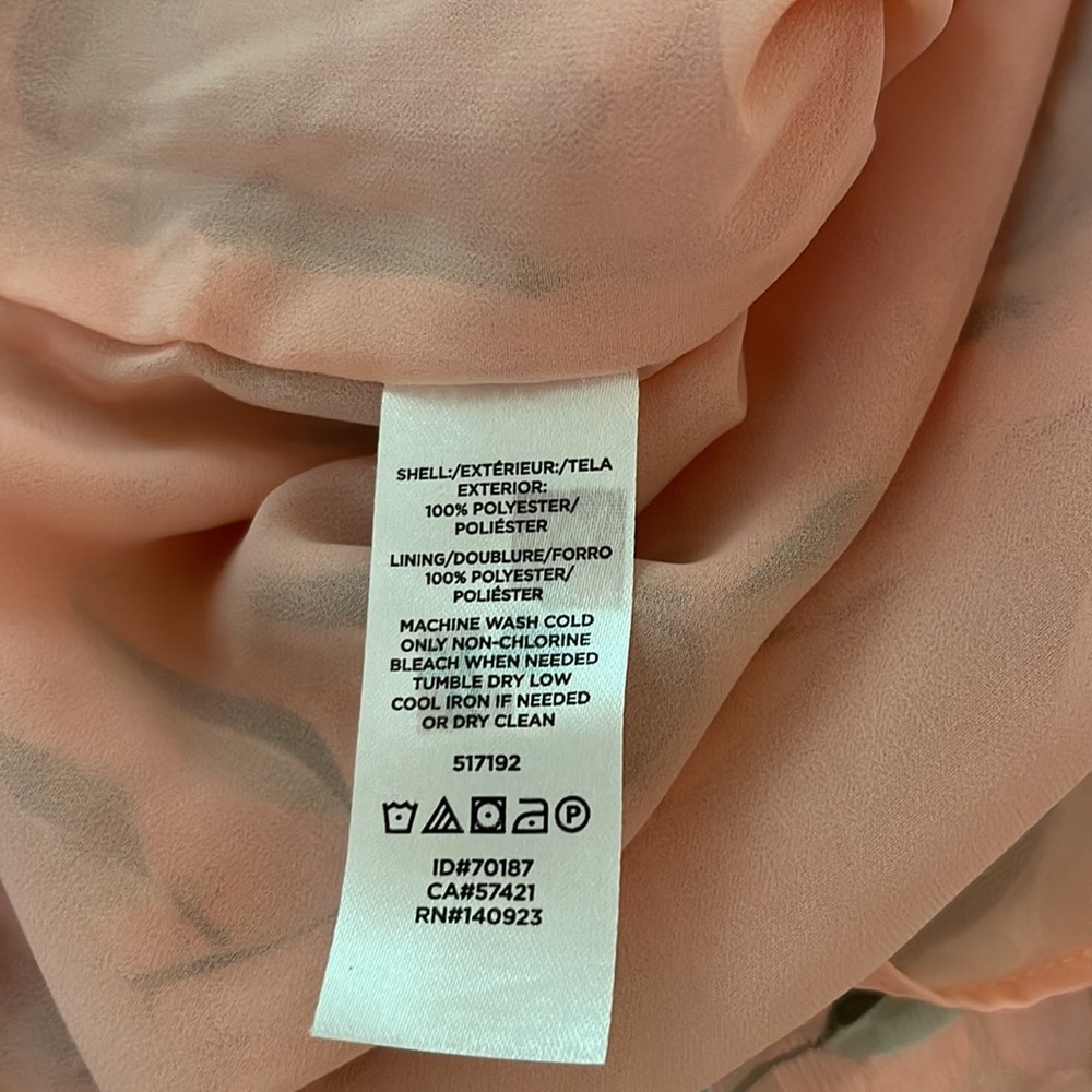 NWOT Loft Pink Floral Flutter Cap Sleeve Shell top blouse sz. Small - Picture 12 of 12
